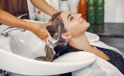 Why is it worth to use disposable hairdressing towels?